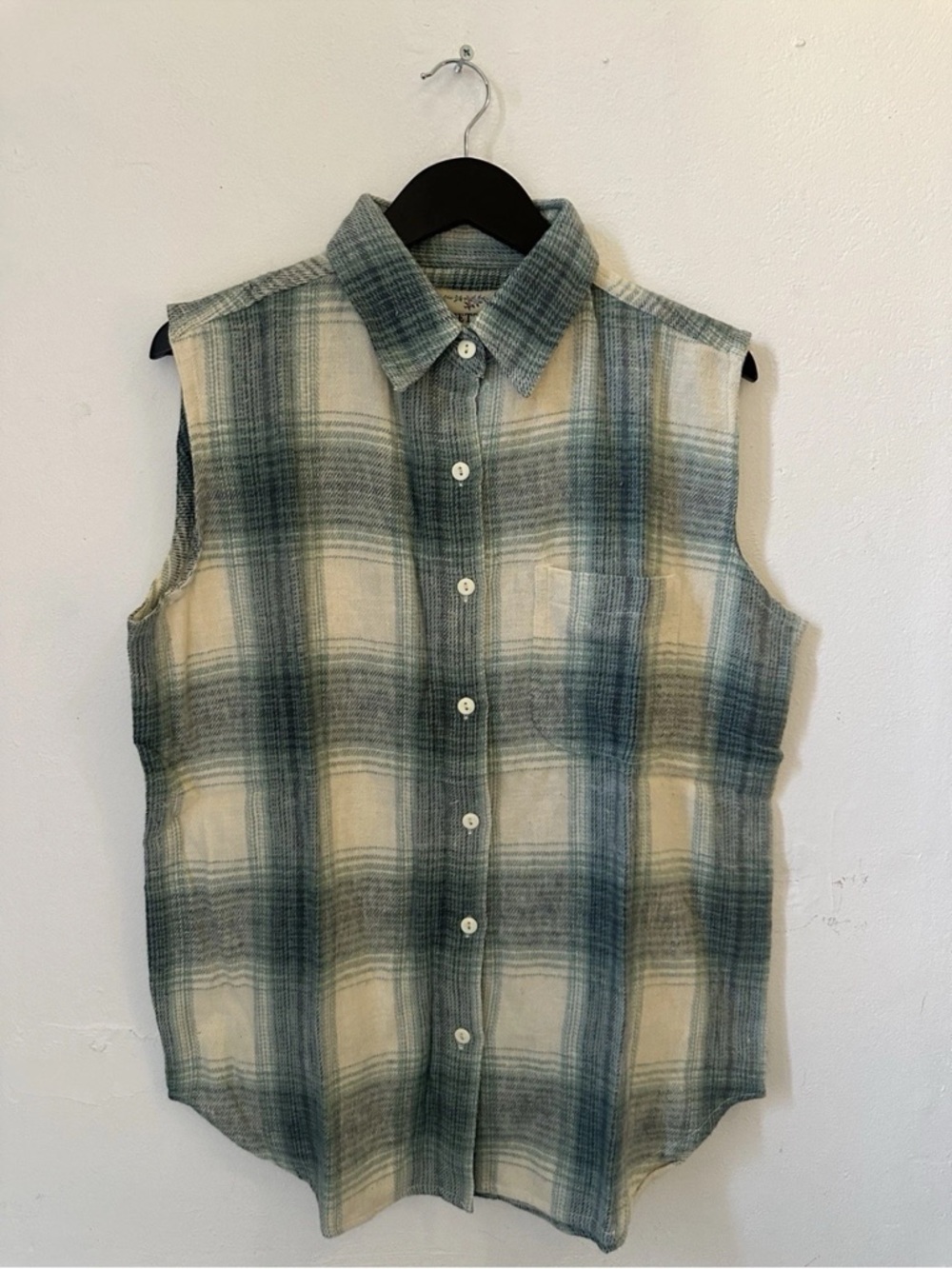 Rosettes Plaid Sleeveless Flannel Shirt Womens M Green Cream Button Up Nepal NWT